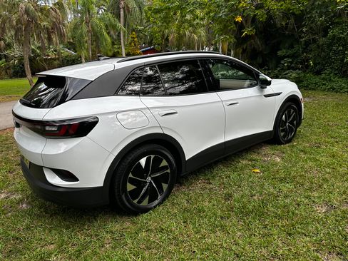 Used 2021 Volkswagen ID.4 Pro S image 5