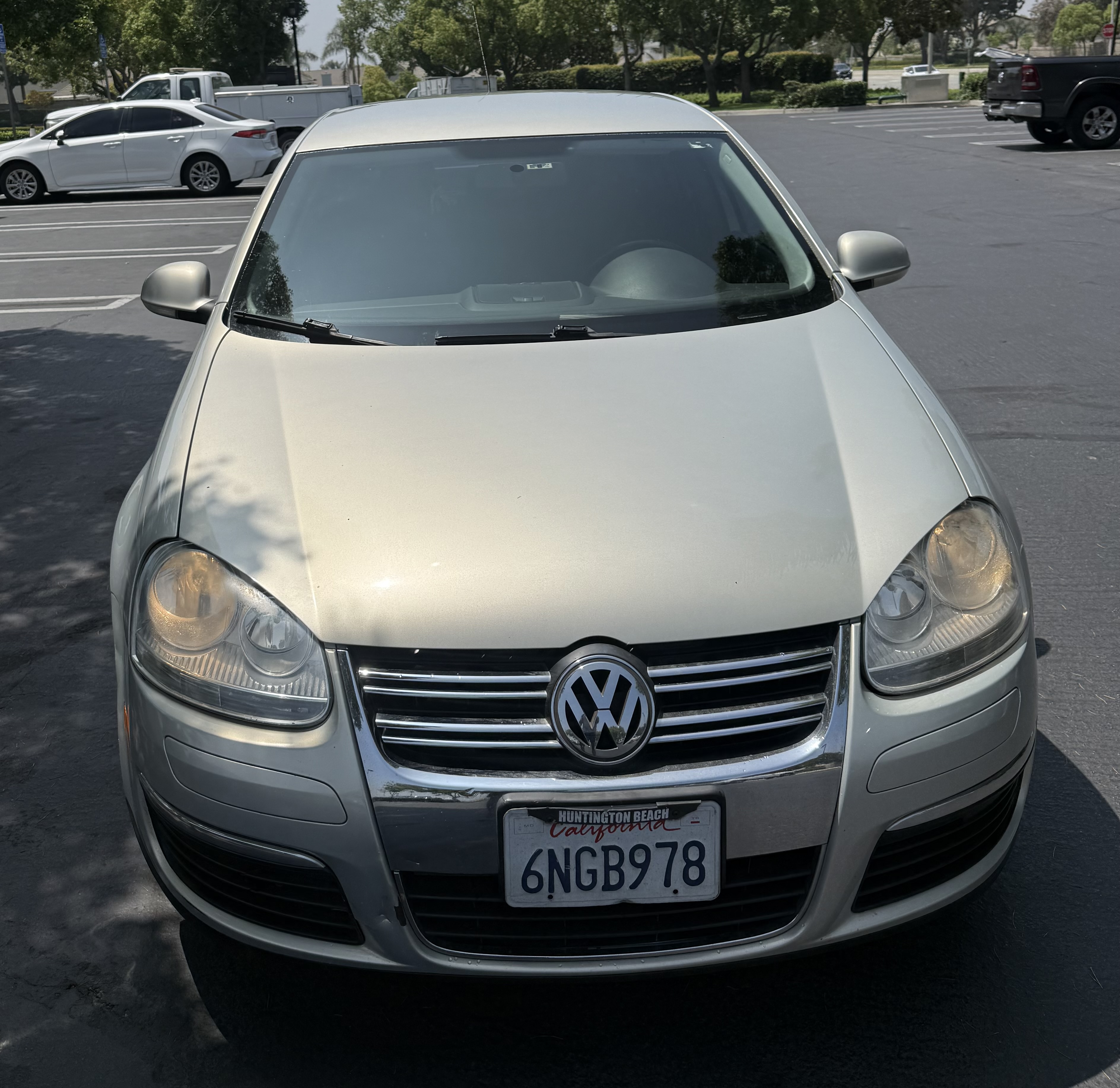 Used 2010 Volkswagen Jetta Limited Edition FWD image 4