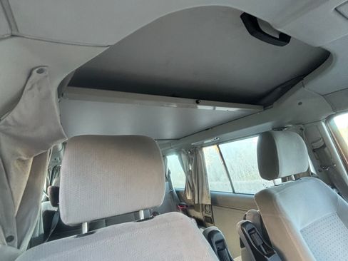 Used 2002 Volkswagen Eurovan MV image 11