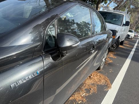 Used 2019 Toyota Mirai image 12