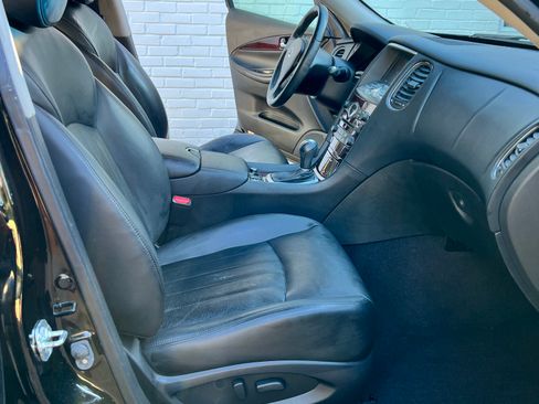 Used 2015 INFINITI QX50 Journey w/ Premium Package image 10