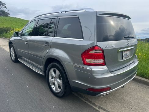Used 2012 Mercedes-Benz GL 450 4MATIC image 4