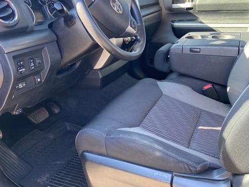 Used 2017 Toyota Tundra SR5 image 8