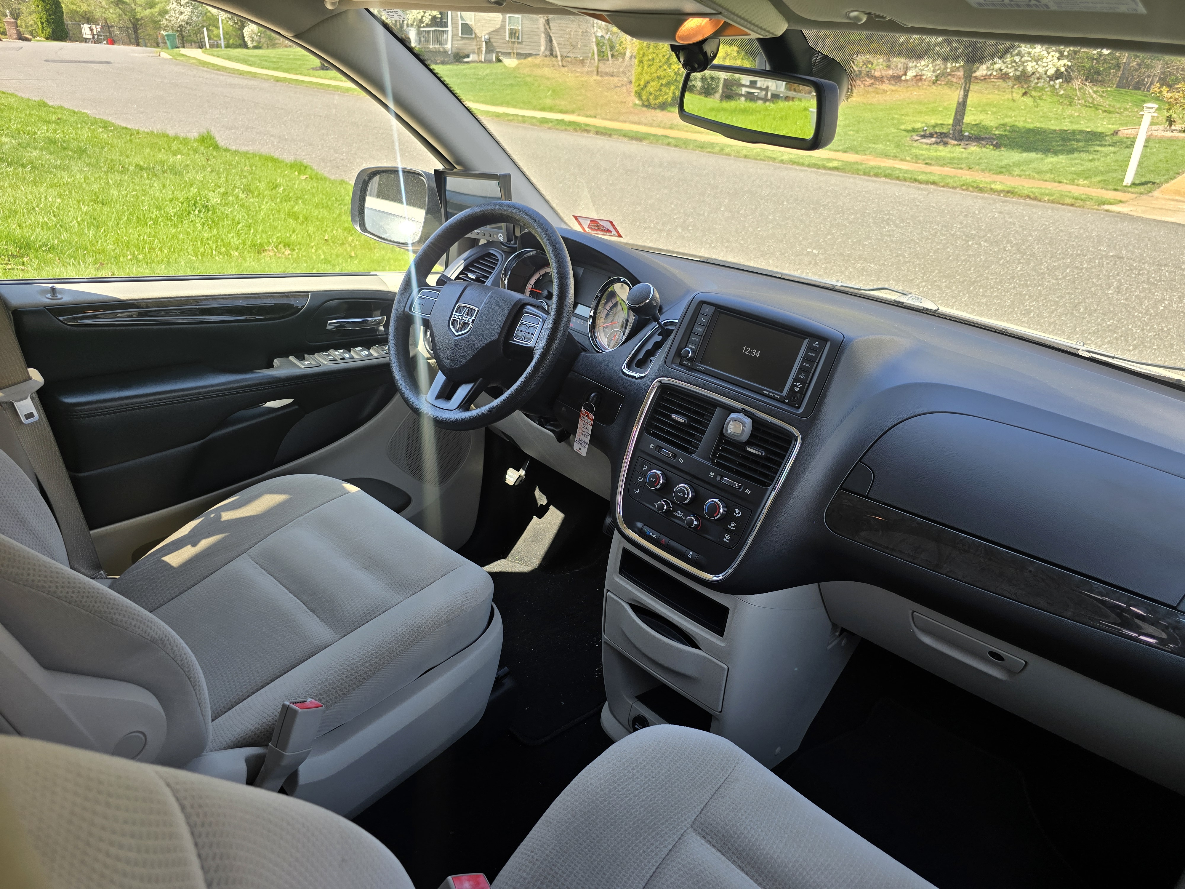 Used 2019 Dodge Grand Caravan SE FWD image 19