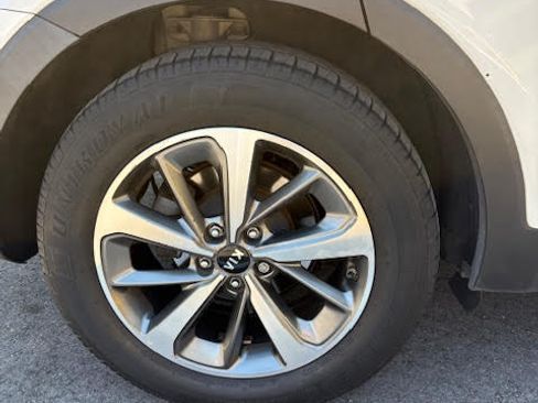 Used 2020 Kia Sorento LX image 2