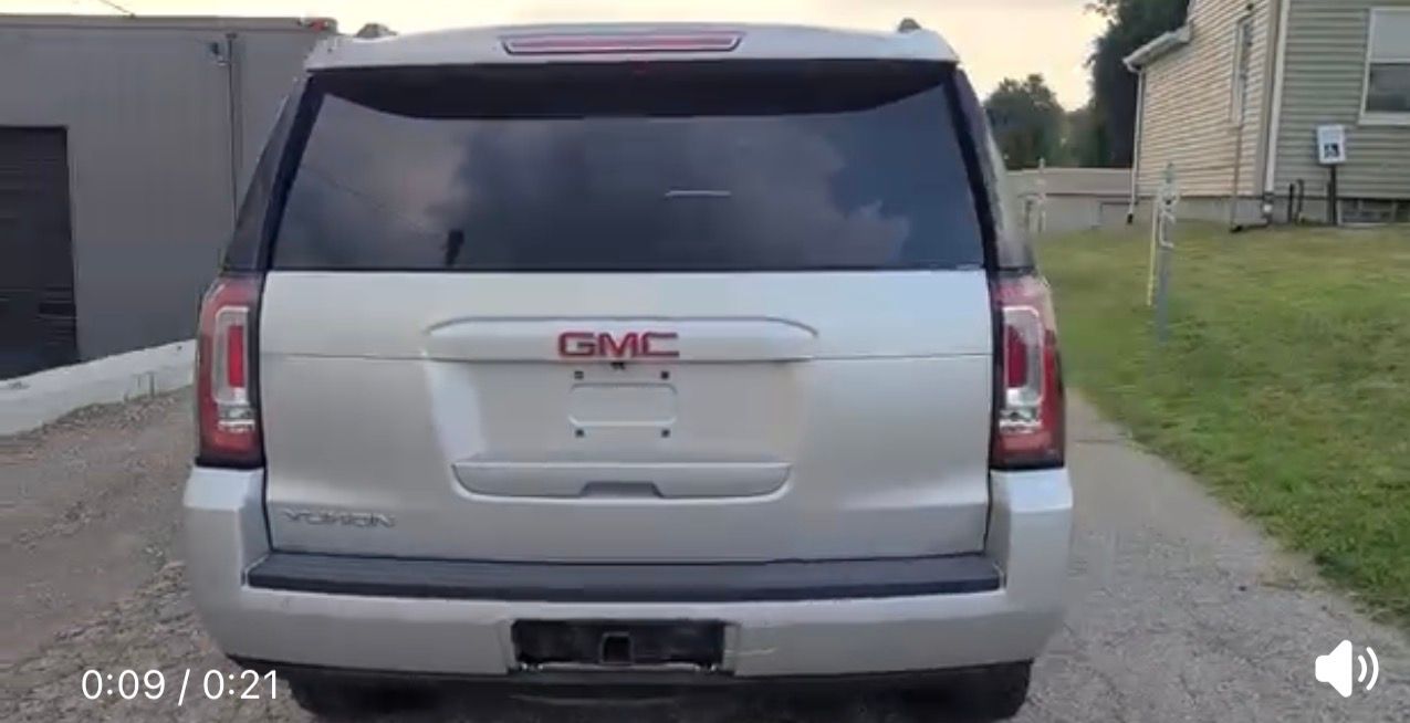 Used 2016 GMC Yukon SLT w/ Open Road Package AWD/4WD image 15