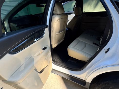 Used 2017 Cadillac XT5 Sport Utility 4D w/ LPO, Wheel Lock Package image 17