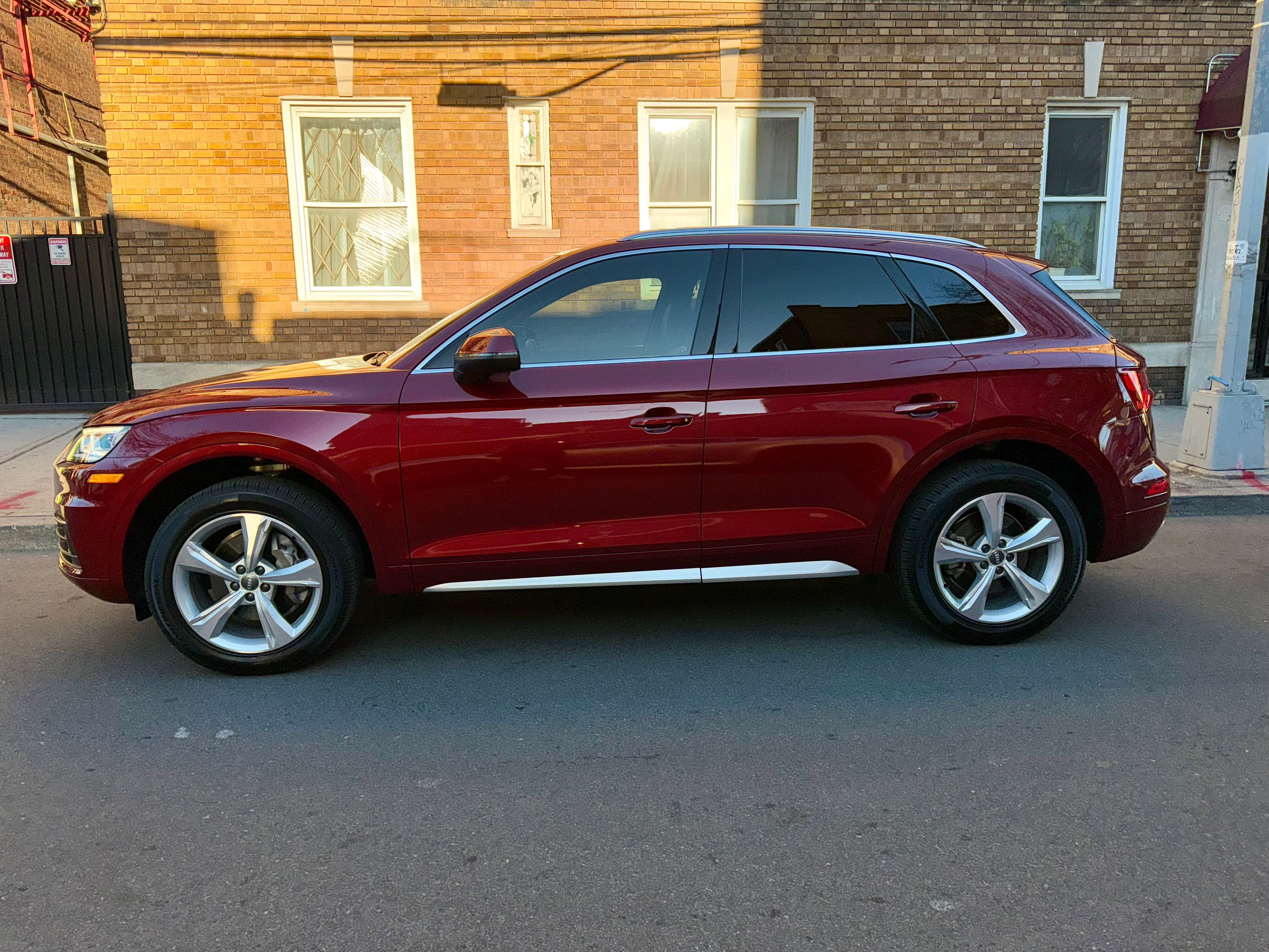 Used 2020 Audi Q5 2.0T Premium Plus w/ Premium Plus Package AWD/4WD image 5