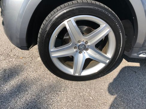 Used 2011 Mercedes-Benz GL 550 4MATIC image 31