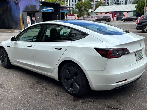 Used 2021 Tesla Model 3 Standard Range Plus RWD image 4