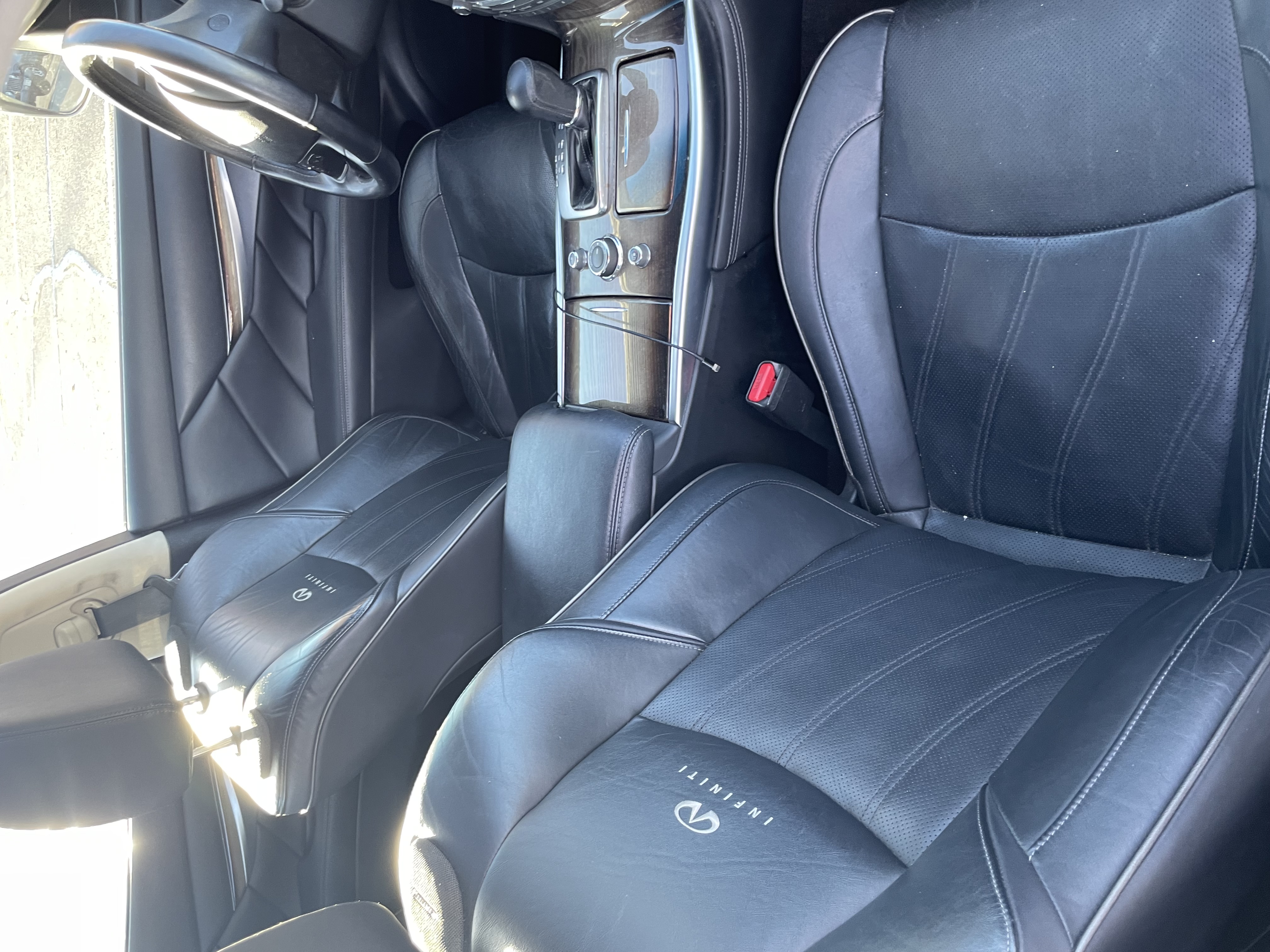 Used 2012 INFINITI M37 x w/ Deluxe Touring Pkg AWD/4WD image 5