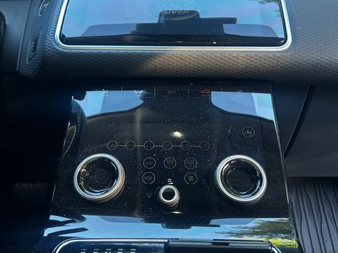 Used 2019 Land Rover Range Rover Velar S AWD/4WD image 15