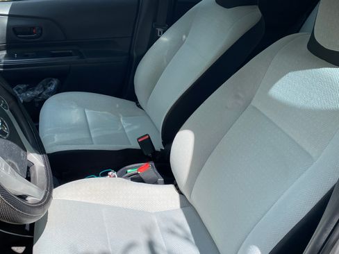 Used 2015 Toyota Prius C FWD image 5