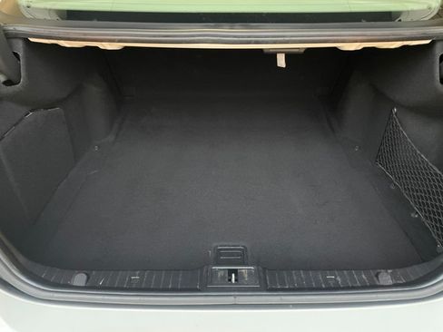 Used 2009 Mercedes-Benz E 350 4MATIC Sedan image 12