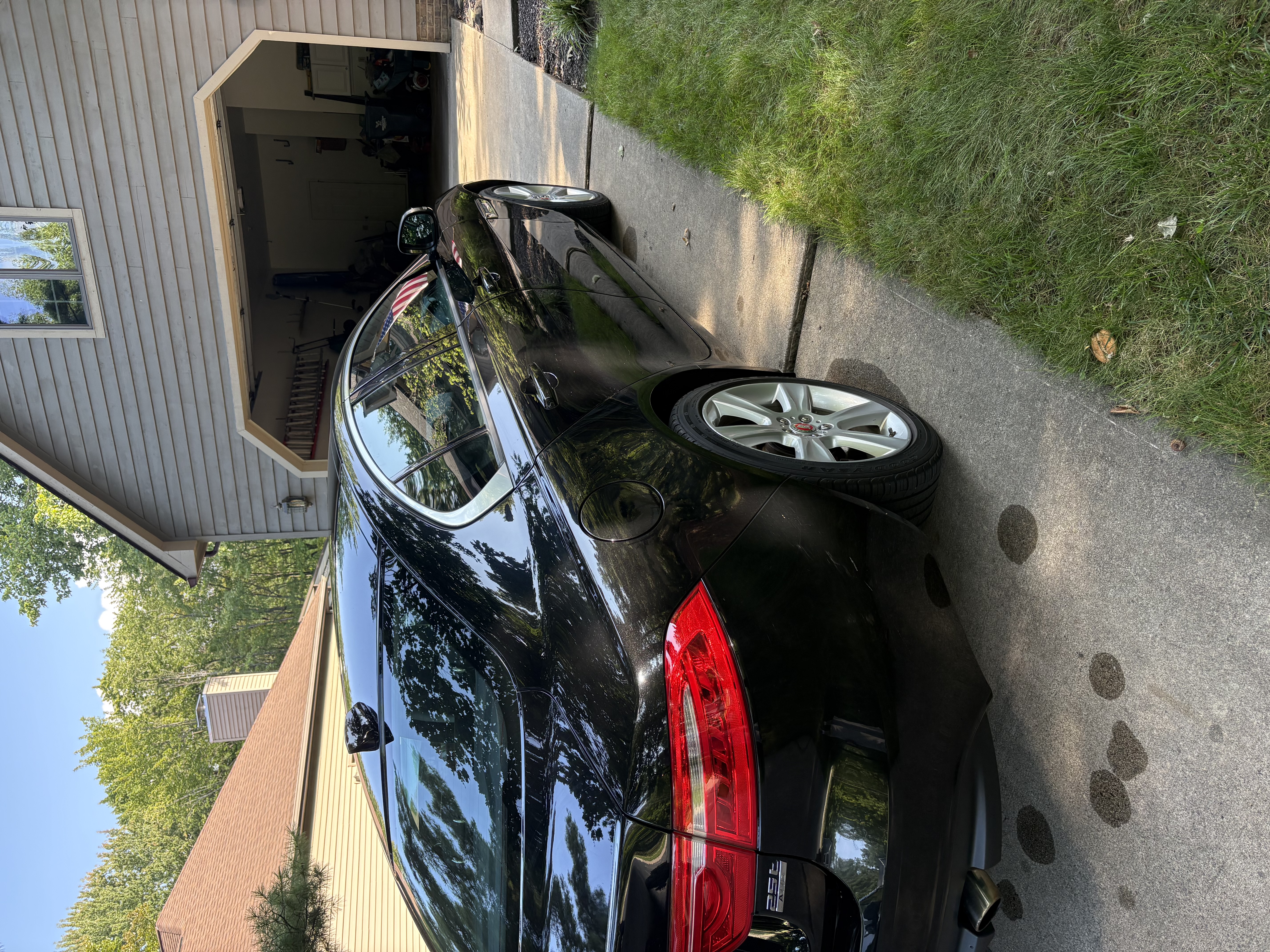 Used 2018 Jaguar XE Premium AWD/4WD image 5