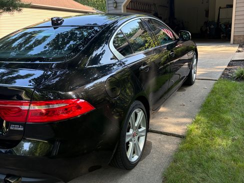 Used 2018 Jaguar XE Premium AWD/4WD image 5