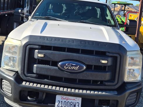 Used 2015 Ford F250 XL image 2