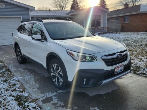 Used 2020 Subaru Outback Limited w/ Popular Package #2 image 1