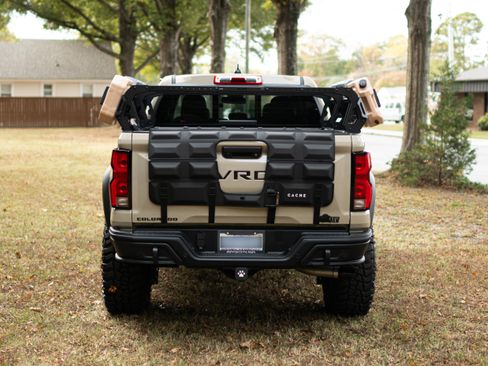 Used 2024 Chevrolet Colorado ZR2 w/ ZR2 Bison Edition image 12