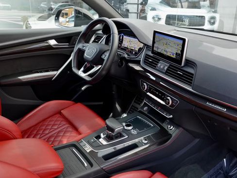 Used 2018 Audi SQ5 Premium Plus w/ Navigation Package AWD/4WD image 14