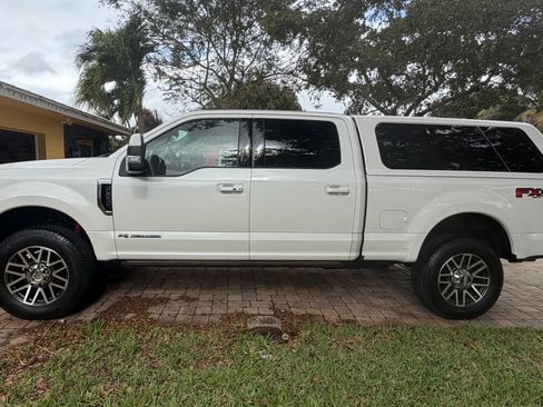 Used 2017 Ford F250 Lariat w/ Lariat Ultimate Package image 28