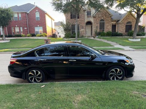 Used 2016 Honda Accord EX-L image 2