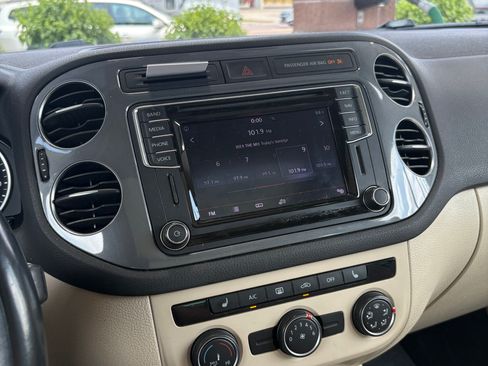 Used 2016 Volkswagen Tiguan SE image 13