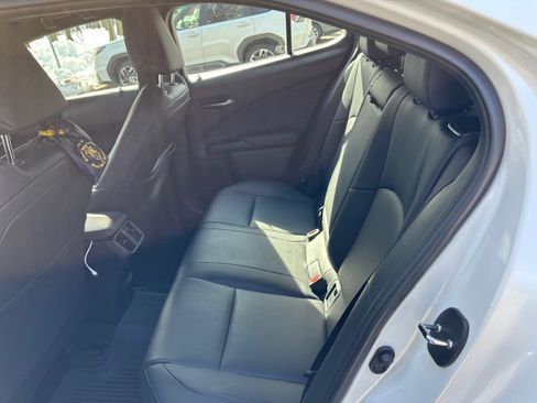 Used 2022 Lexus UX 200 w/ Accessory Package (Z1) image 16