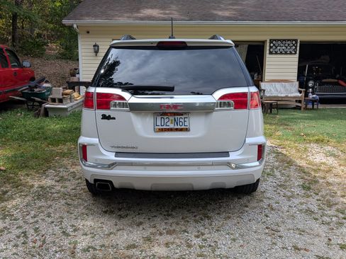 Used 2016 GMC Terrain Denali image 10