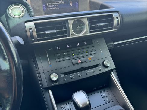 Used 2016 Lexus IS 300 AWD w/ Premium Package image 15