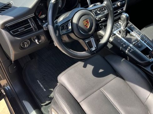 Used 2021 Porsche Macan S image 8
