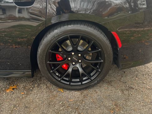 Used 2016 Dodge Charger SRT Hellcat w/ Harman/Kardon Audio Group image 8