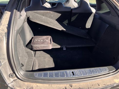 Used 2018 Tesla Model X 75D image 13