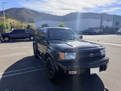Used 2001 Toyota 4Runner SR5 w/ Sport Pkg RWD image 2