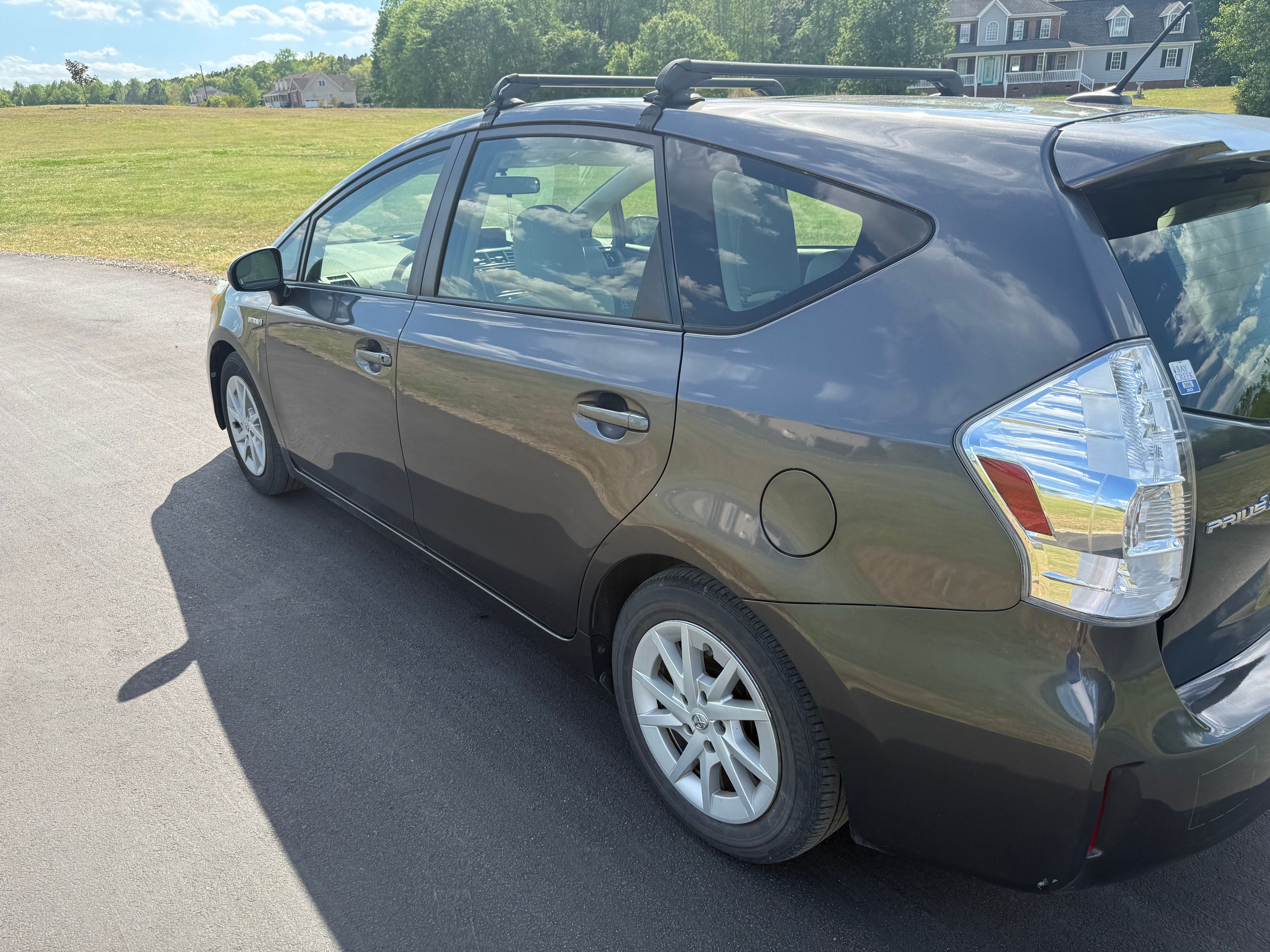 Used 2014 Toyota Prius V Three FWD image 6