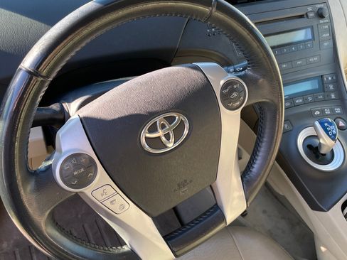 Used 2010 Toyota Prius Five image 12