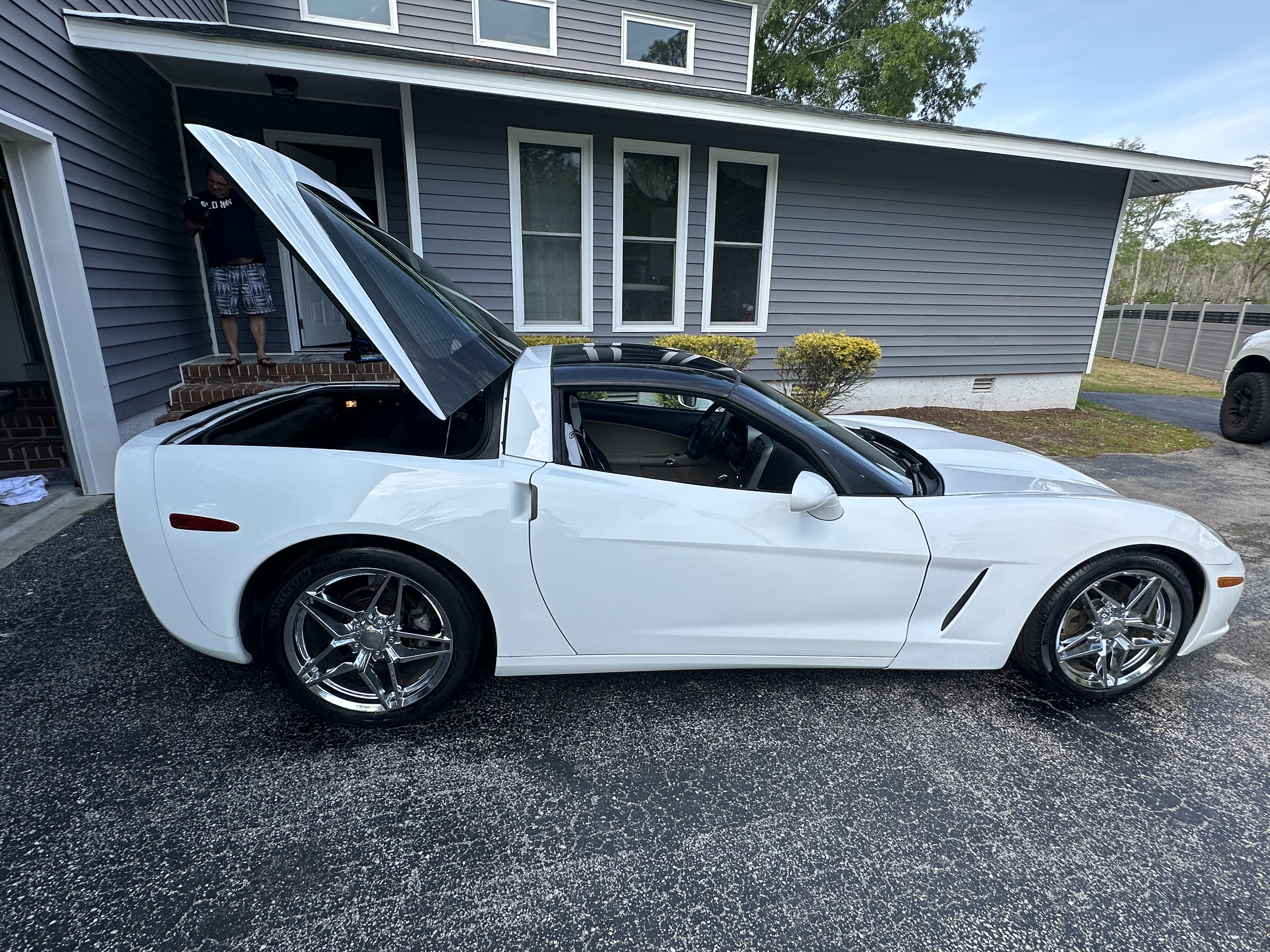 Used 2006 Chevrolet Corvette Coupe w/ Preferred Equipment Group RWD image 10