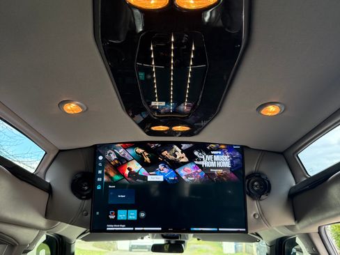 Used 2019 GMC Savana 2500 image 16