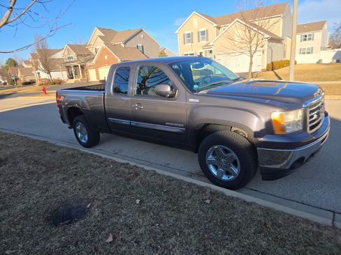 Used 2011 GMC Sierra 1500 SLE w/ All-Terrain Package image 2