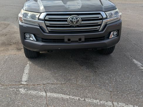 Used 2016 Toyota Land Cruiser Sport Utility 4D image 1
