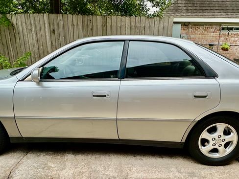 Used 2000 Lexus ES 330 FWD image 5