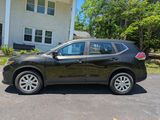 Used 2016 Nissan Rogue S image 2