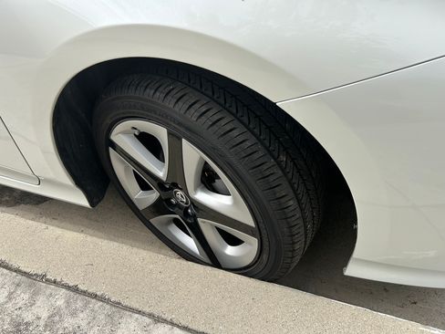 Used 2016 Toyota Prius Four Touring image 10