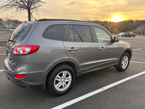 Used 2010 Hyundai Santa Fe GLS image 2