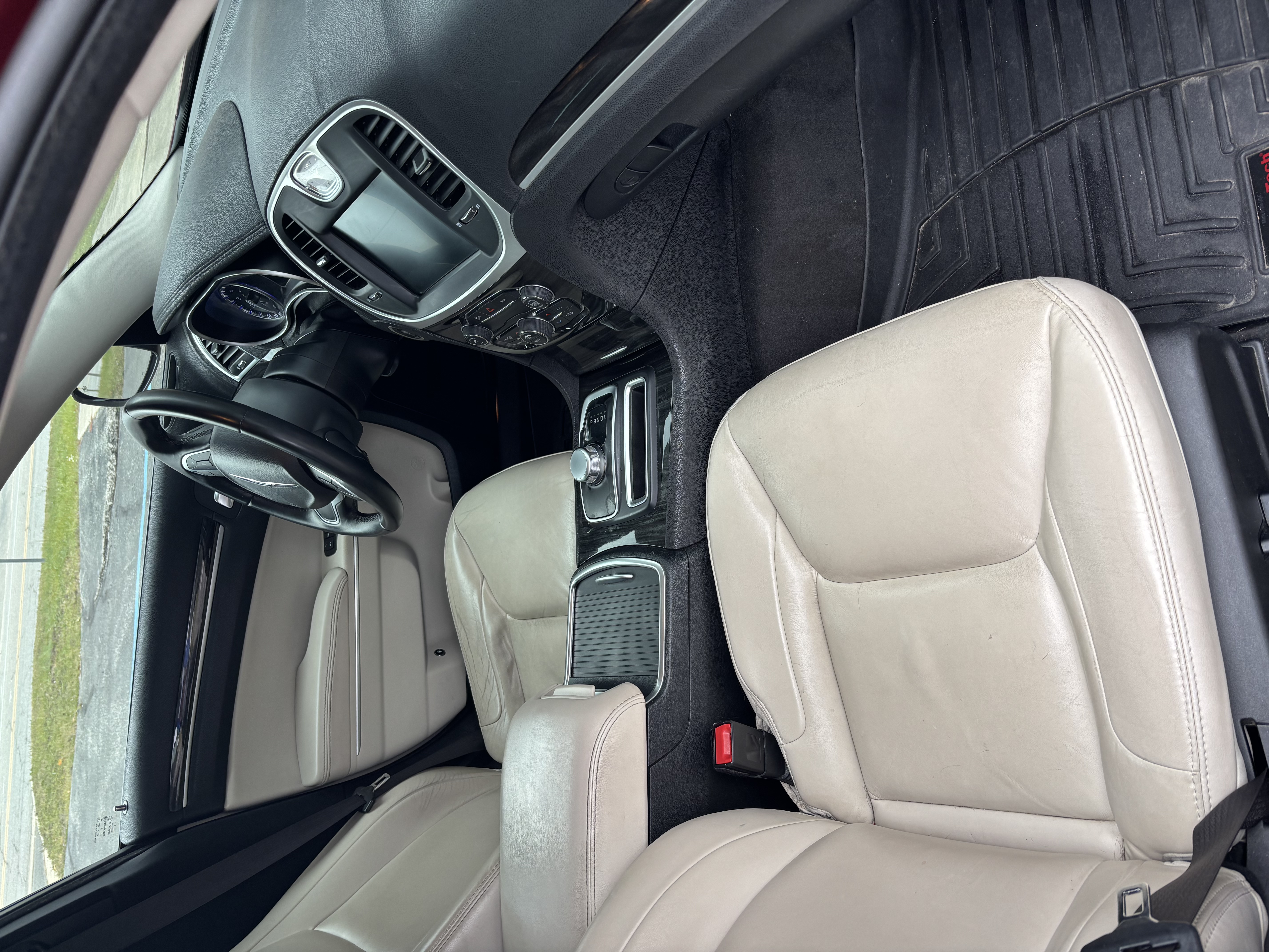 Used 2016 Chrysler 300 Limited RWD image 12