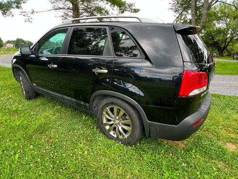 Used 2011 Kia Sorento EX w/ Premium Pkg AWD/4WD image 8