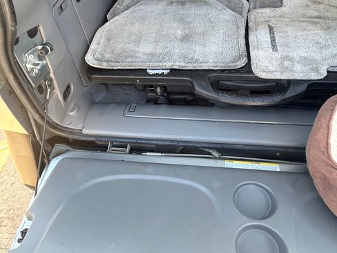 Used 2004 Pontiac Aztek 2WD w/ 1SC Preferred Equipment Group image 12