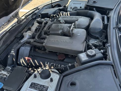 Used 2001 Jaguar XKR Coupe image 10