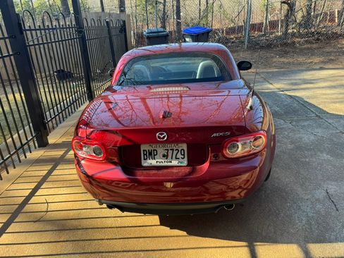 Used 2010 MAZDA MX-5 Miata Grand Touring w/ Premium Pkg image 5