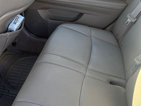 Used 2007 Toyota Avalon XLS image 8